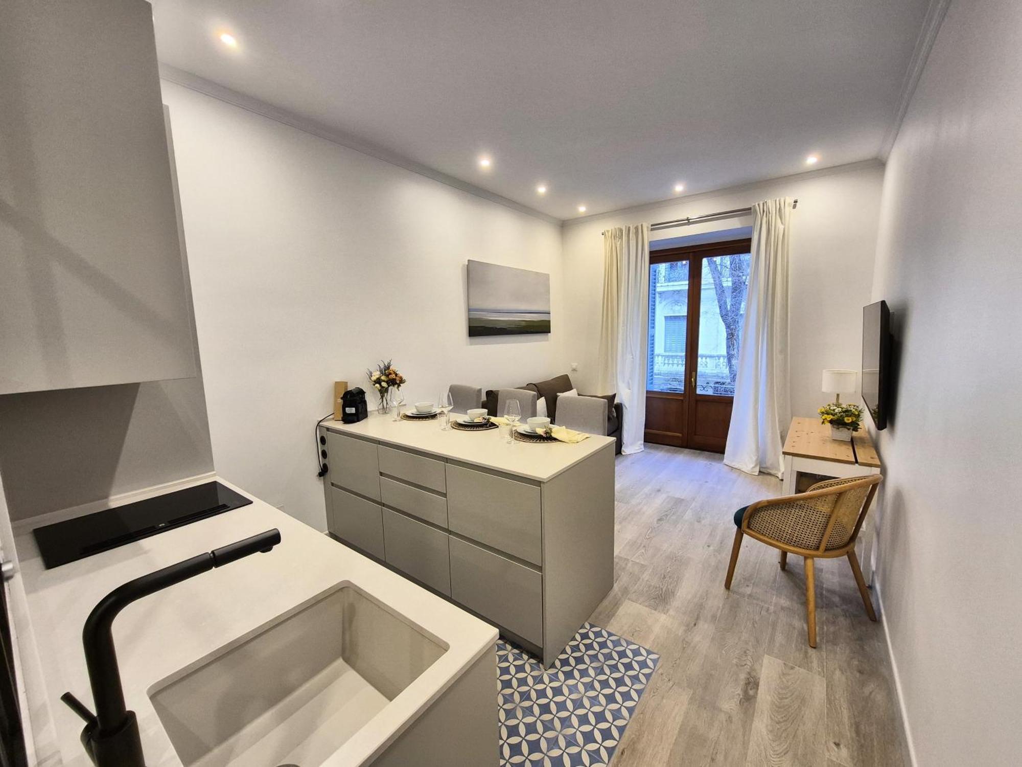 Apartamentos Plaza De Espana Мадрид Екстер'єр фото