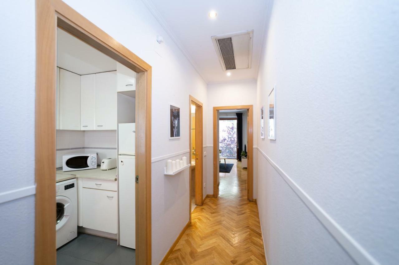 Apartamentos Plaza De Espana Мадрид Екстер'єр фото