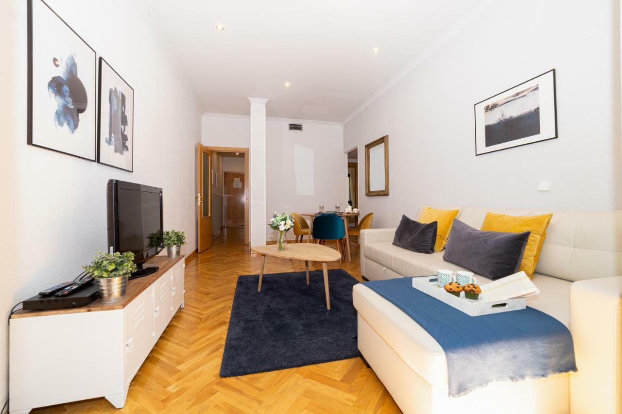 Apartamentos Plaza De Espana Мадрид Екстер'єр фото